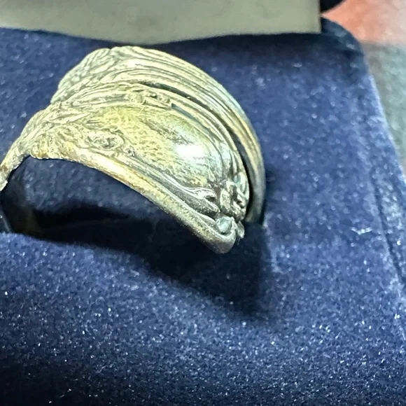 Avon vintage Silver Floral Ring - Picture 4 of 10